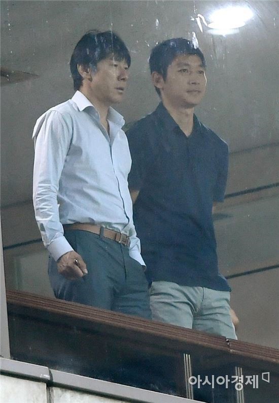 신태용 연인해야한다 VS 그건 또 다른 문제다 | 인스티즈