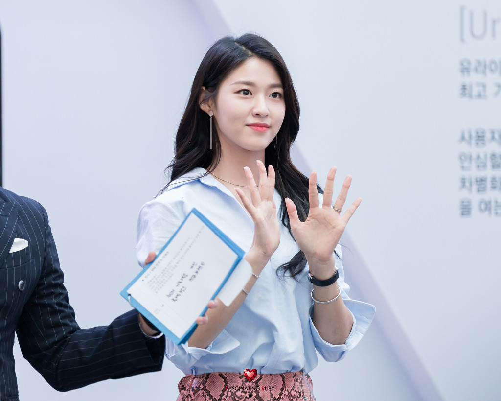 오늘 생일을 맞은 설현이.jpgif | 인스티즈