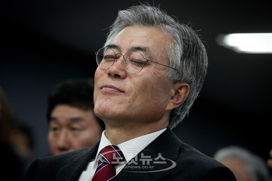 나이 들면서 얼굴의 느낌이 바뀐듯한 문재인 대통령.jpg (데이터주의) | 인스티즈