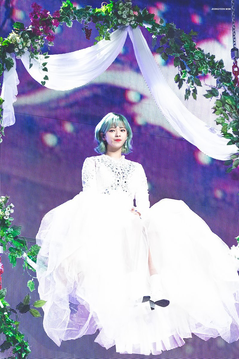 분위기있는 트와이스 정연.jpg | 인스티즈
