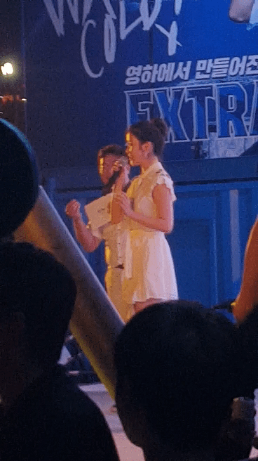 180803 아이유 IU 라이브 해운대 하이트 feat.지은이 쏘주 원샷~ | 인스티즈