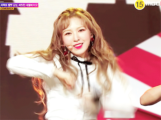 레드벨벳 11월 22일 쇼챔 무대.gif | 인스티즈