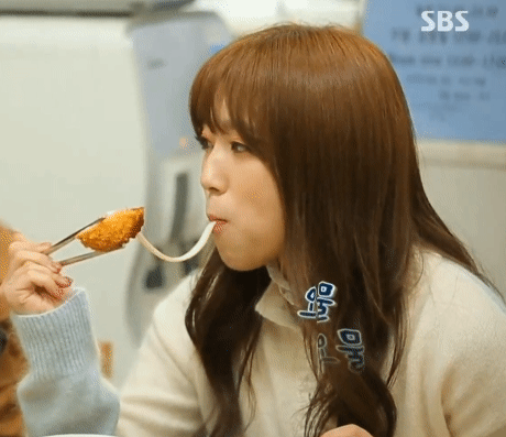 골목식당) 애니프사마저 홀려버린 나코의 돈까스먹방 | 인스티즈