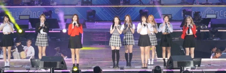 손채영 자리이탈 | 인스티즈