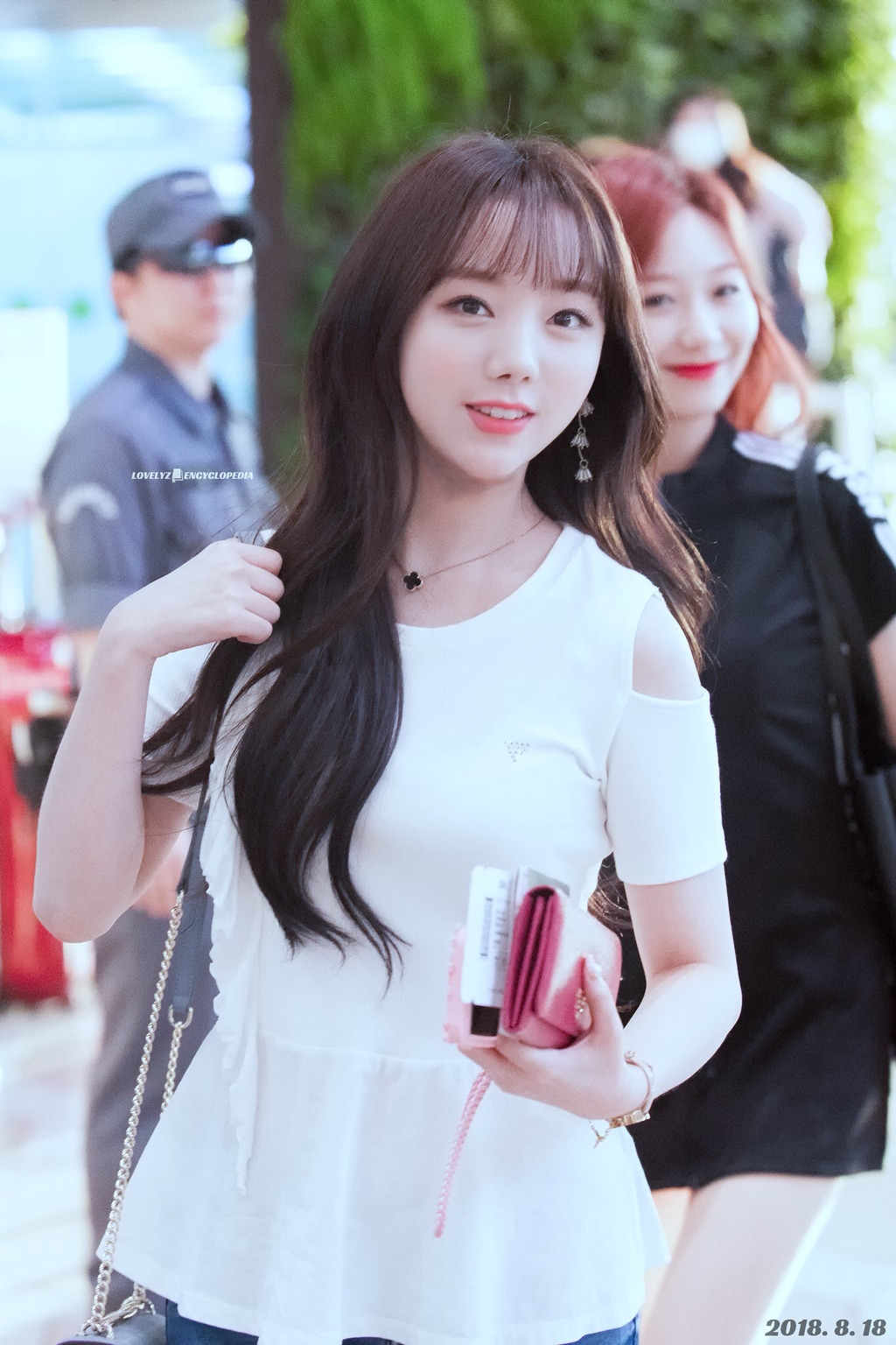 [러블리즈] 백팩을 하나 장만할 생각이라서 케이 | 인스티즈