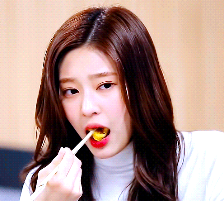 잘 먹는 성장기 걸그룹 | 인스티즈