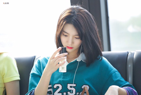 [오마이걸] 위쳐3를 하다가 프리실라의 노래가 감미로워서 비니 | 인스티즈