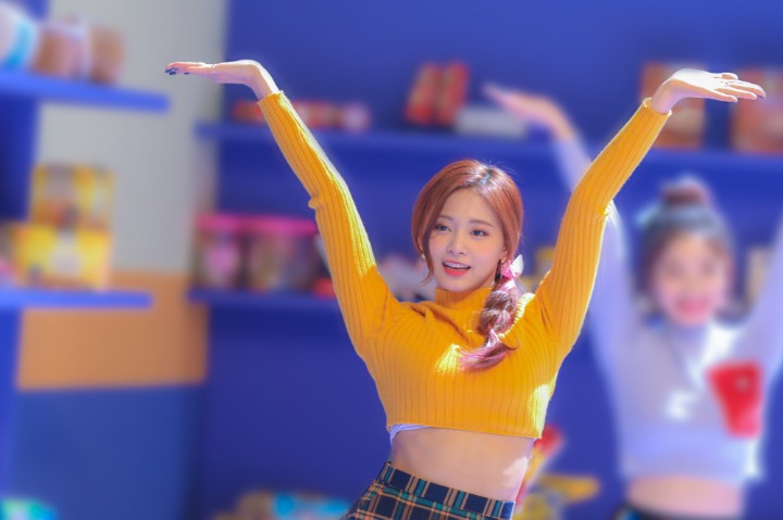 트와이스 하트셰이커 뮤비촬영장 사진 난사하는 네이버 스타캐스트 | 인스티즈