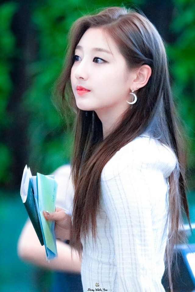 [러블리즈] 목요일 퇴근시간까지만 잘 버티자는 마음에서 예인이 | 인스티즈