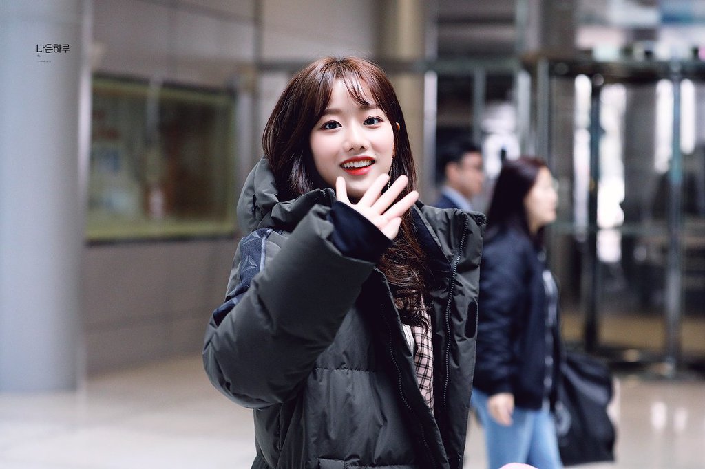 상큼하게 이쁜 에이프릴 이나은.jpgif | 인스티즈