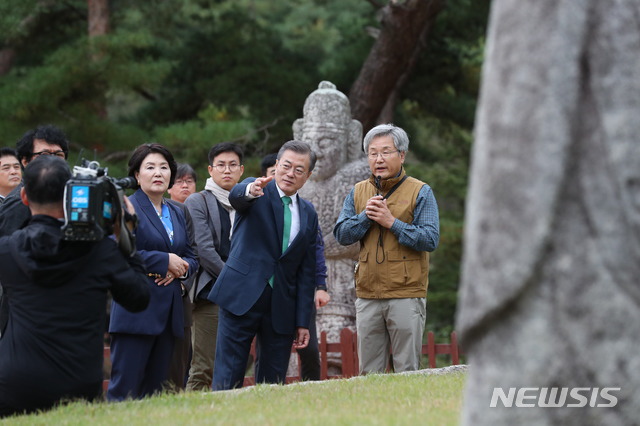 오늘자 한글날 문재인 대통령 내외.jpg | 인스티즈
