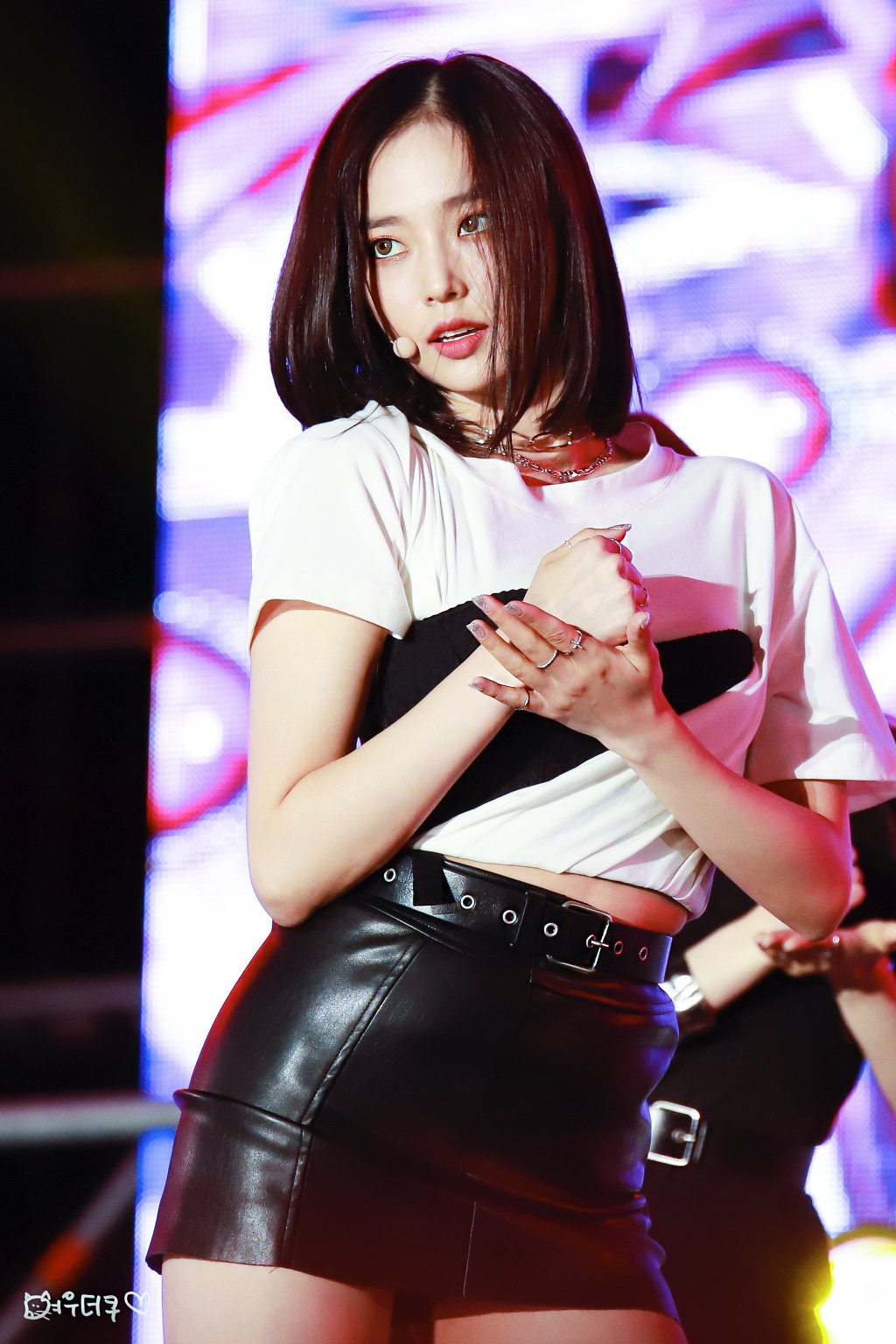 단발머리가 찰떡같이 어울리는 CLC 장예은.jpgif | 인스티즈