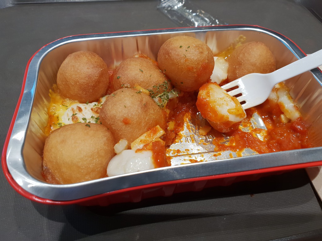 던킨 떠먹는 떡볶이 도넛 | 인스티즈