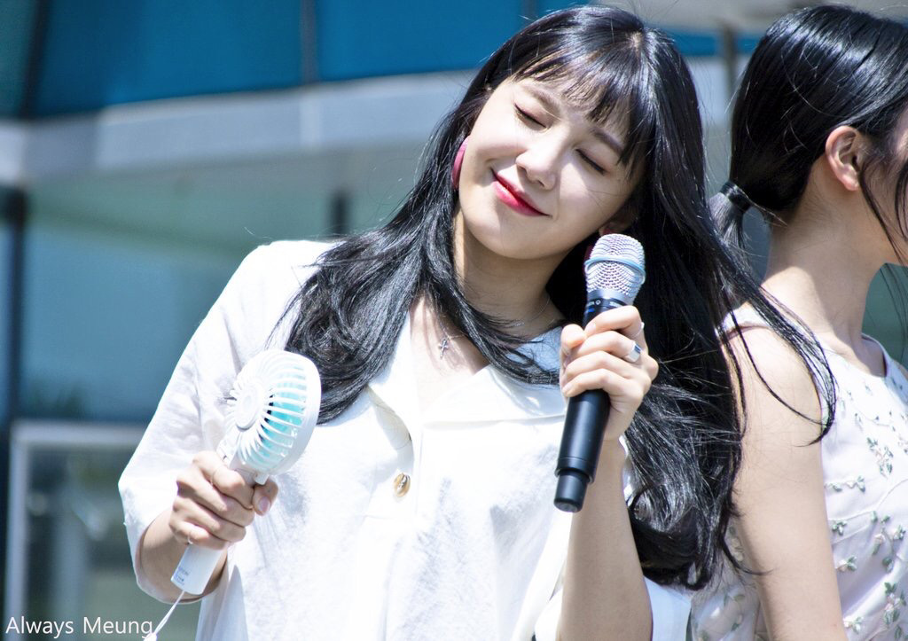 [에이핑크] 퇴근하고 친구들과 한잔 하러 갈 생각이라서 정은지 | 인스티즈