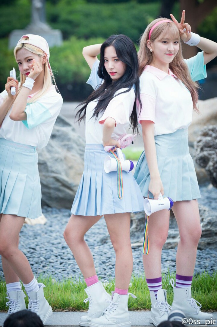 섹시포즈 뺏긴거에 대한 우주소녀 루다의 생각 | 인스티즈