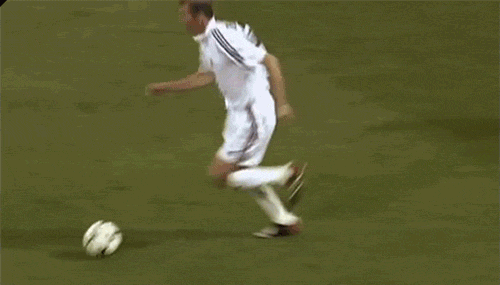 세계에서 축구를 가장 우아하게 할줄 아는 클라스..ㄷㄷ..gif | 인스티즈
